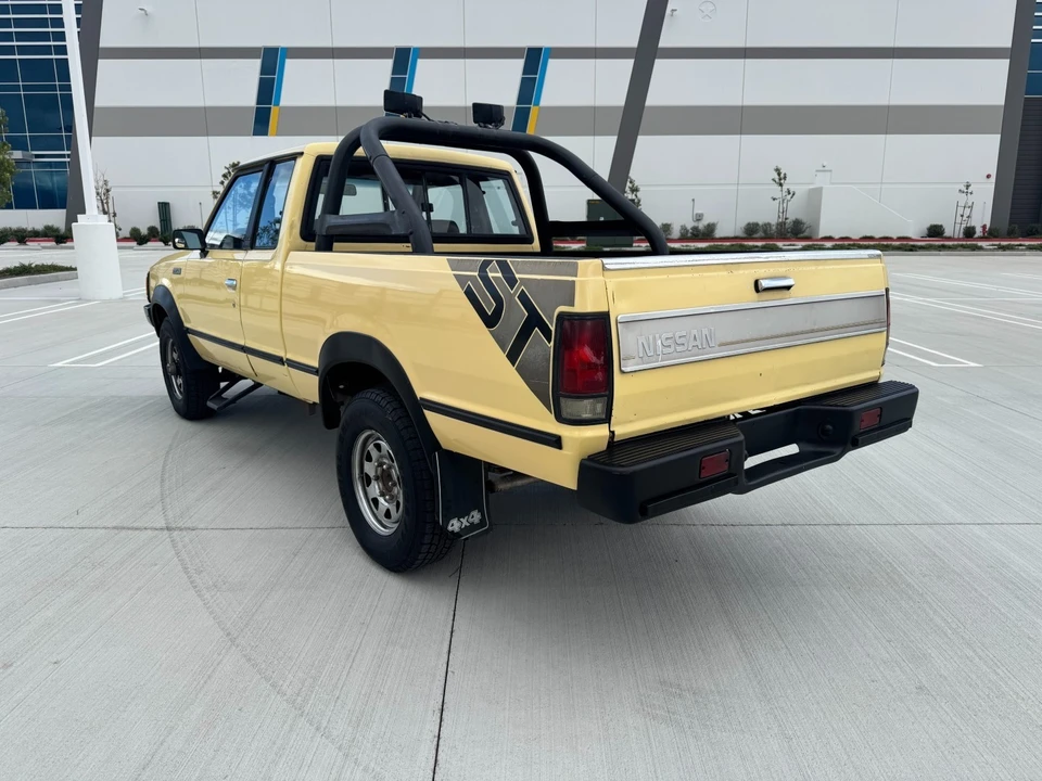 1986 Nissan - Image 7 of 31
