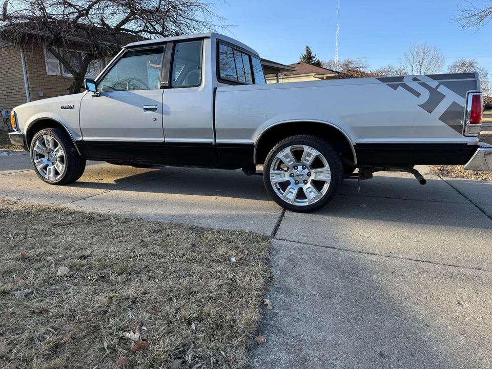 1986 Nissan - Image 8 of 31