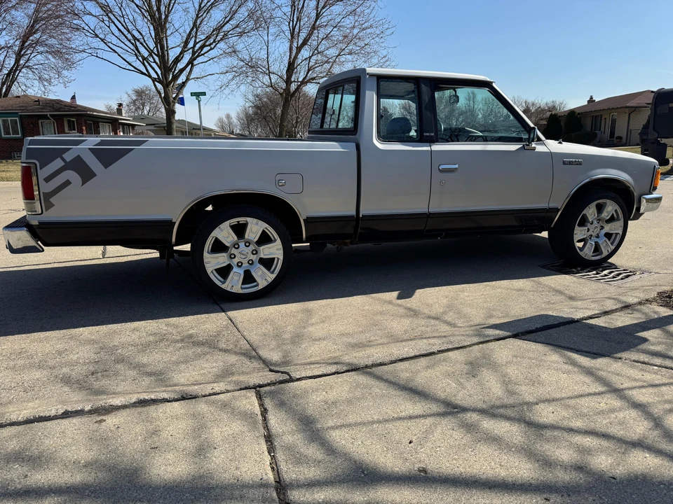 1986 Nissan - Image 13 of 31