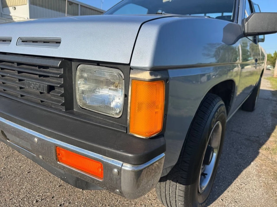 1986 Nissan Frontier - Image 7 of 31