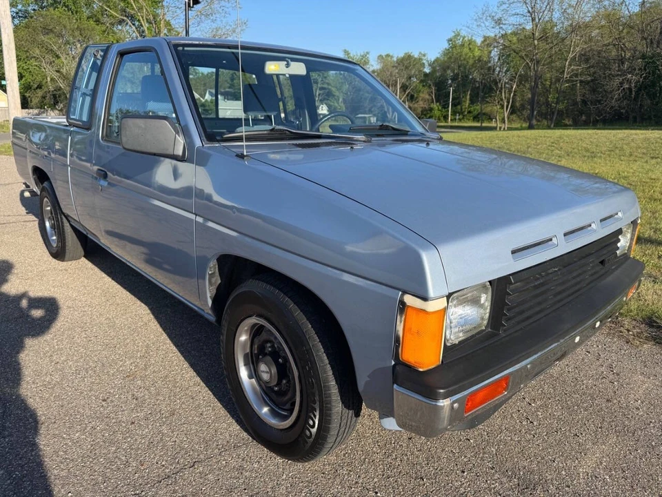 1986 Nissan Frontier - Image 4 of 31