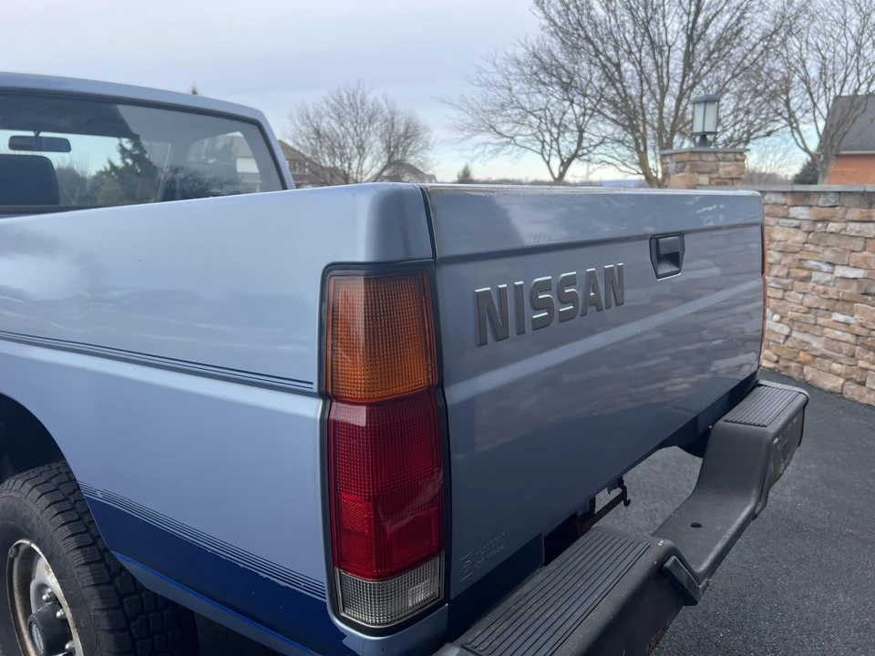 1986 Nissan - Image 24 of 31