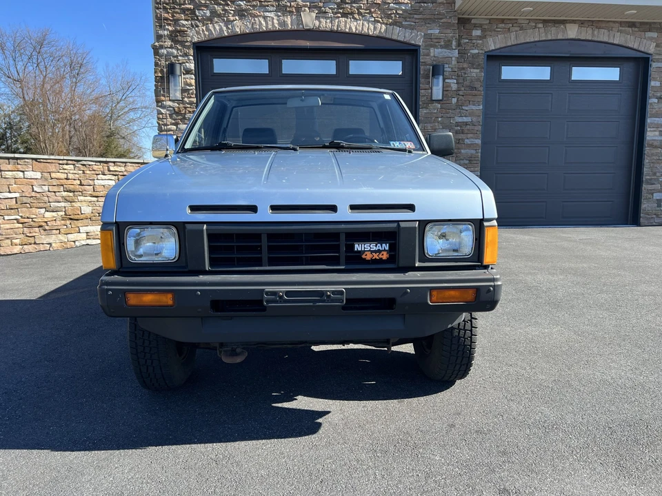 1986 Nissan - Image 10 of 31