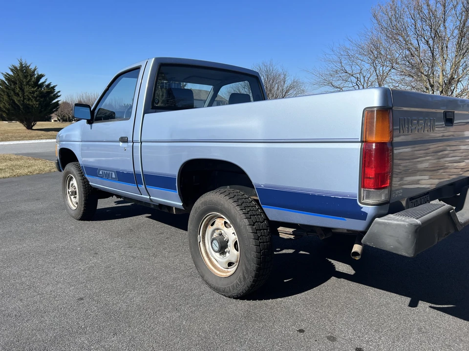 1986 Nissan - Image 13 of 31