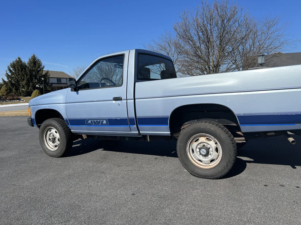 1986 Nissan - Image 12 of 31