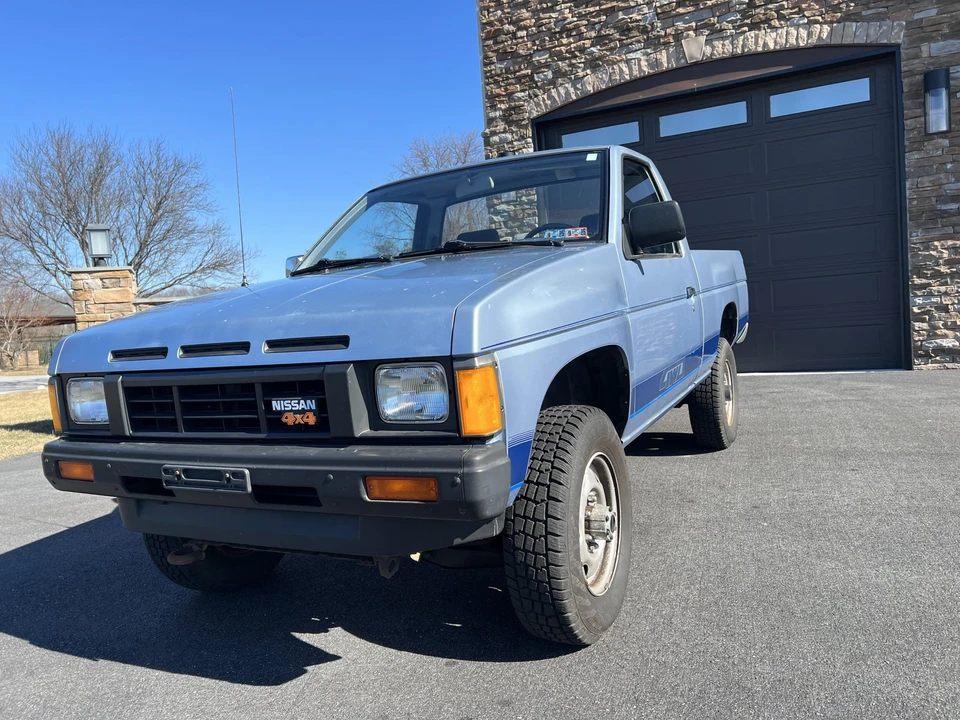 1986 Nissan - Image 2 of 31