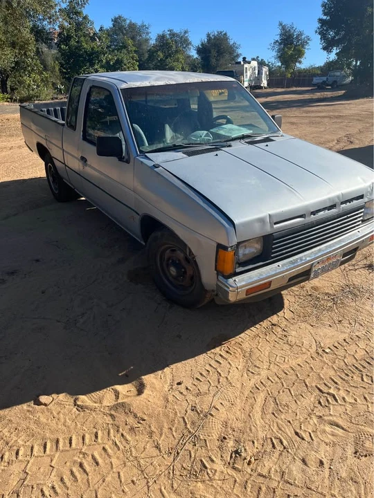 1986 Nissan Frontier - Image 2 of 13