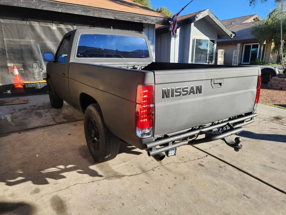1986 Nissan - Image 2 of 9