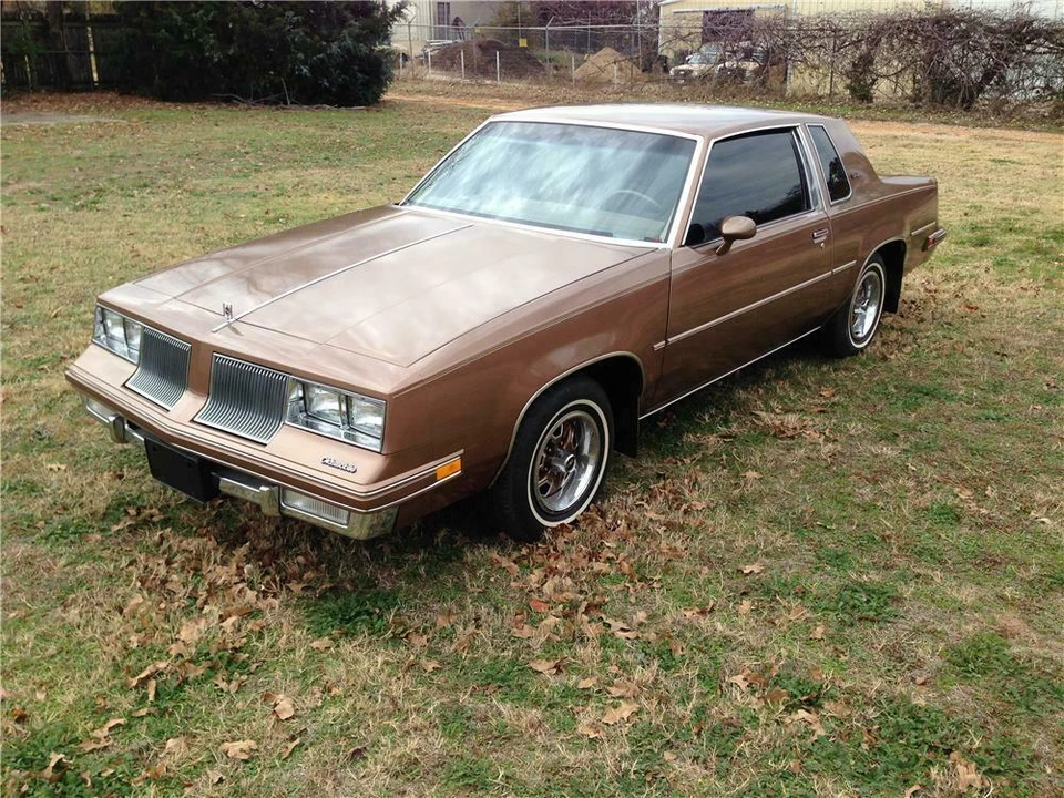 1986 Oldsmobile Cutlass 5th Gen - Image 5 of 5