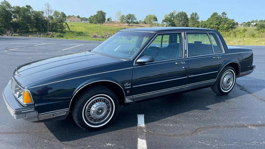 1986 Oldsmobile 98 - Image 9 of 9