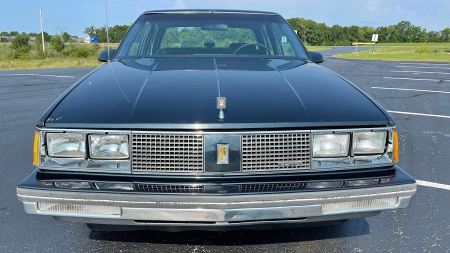 1986 Oldsmobile 98 - Image 6 of 9