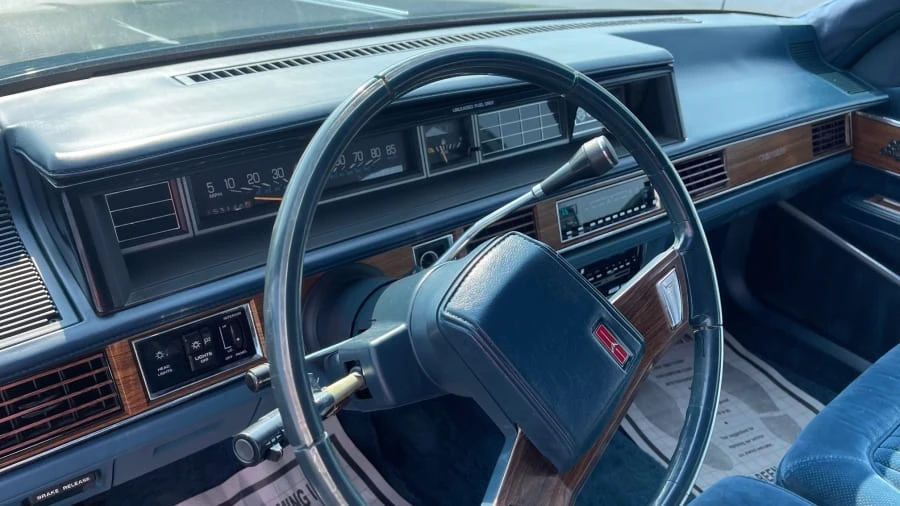 1986 Oldsmobile 98 - Image 4 of 9