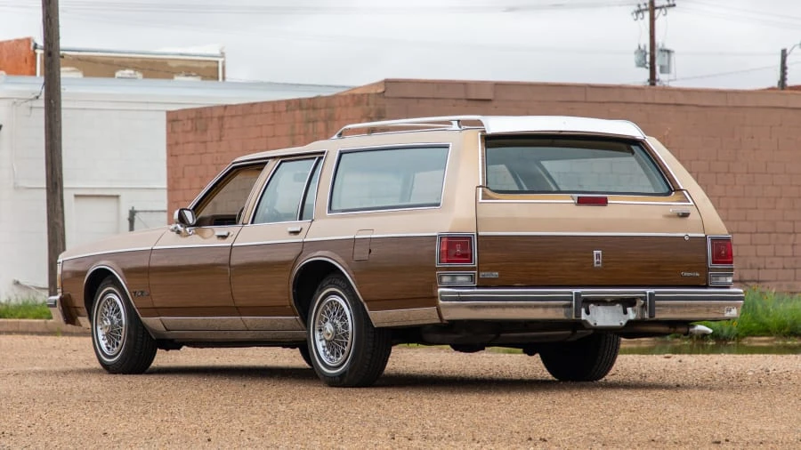 1986 Oldsmobile Custom Cruiser - Image 3 of 13