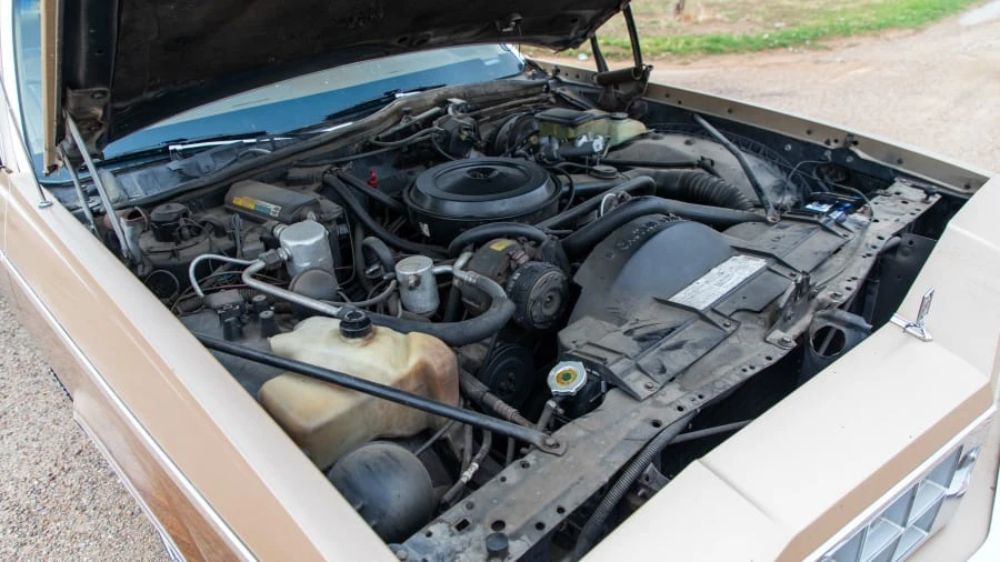 1986 Oldsmobile Custom Cruiser - Image 7 of 13