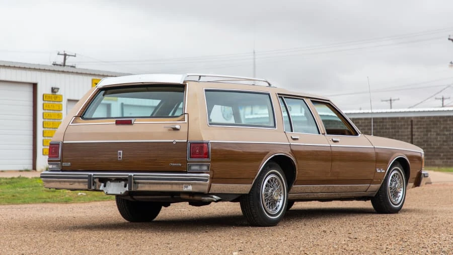 1986 Oldsmobile Custom Cruiser - Image 10 of 13