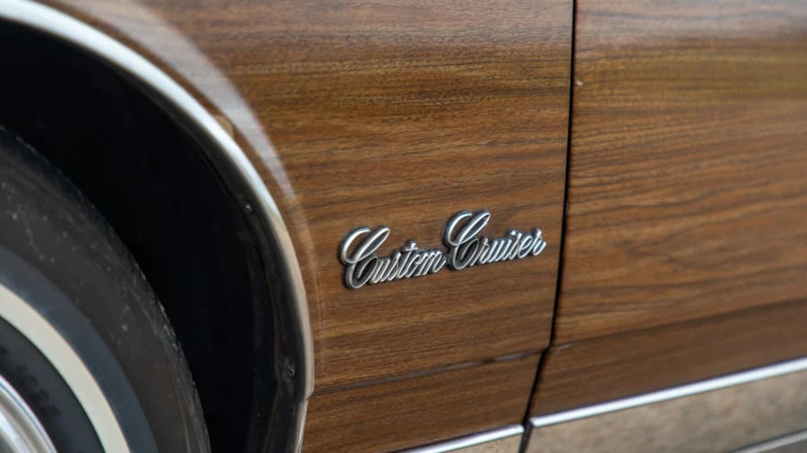 1986 Oldsmobile Custom Cruiser - Image 11 of 13