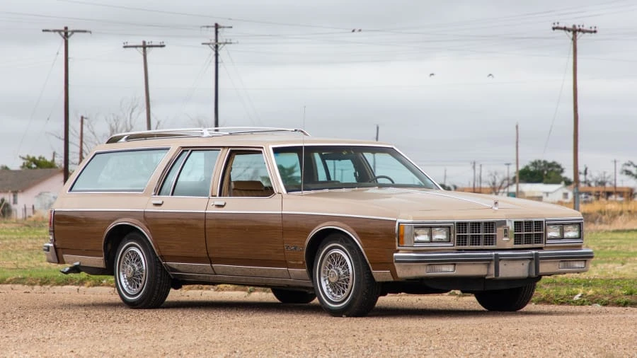 1986 Oldsmobile Custom Cruiser - Image 13 of 13