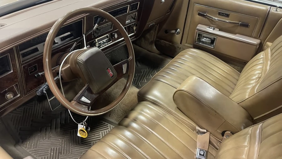 1986 Oldsmobile Custom Cruiser - Image 4 of 5