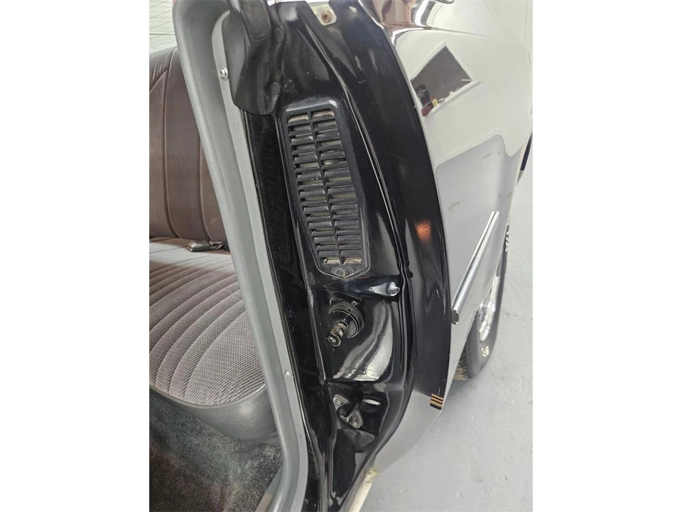1986 Oldsmobile Cutlass 5th Gen - Image 11 of 31