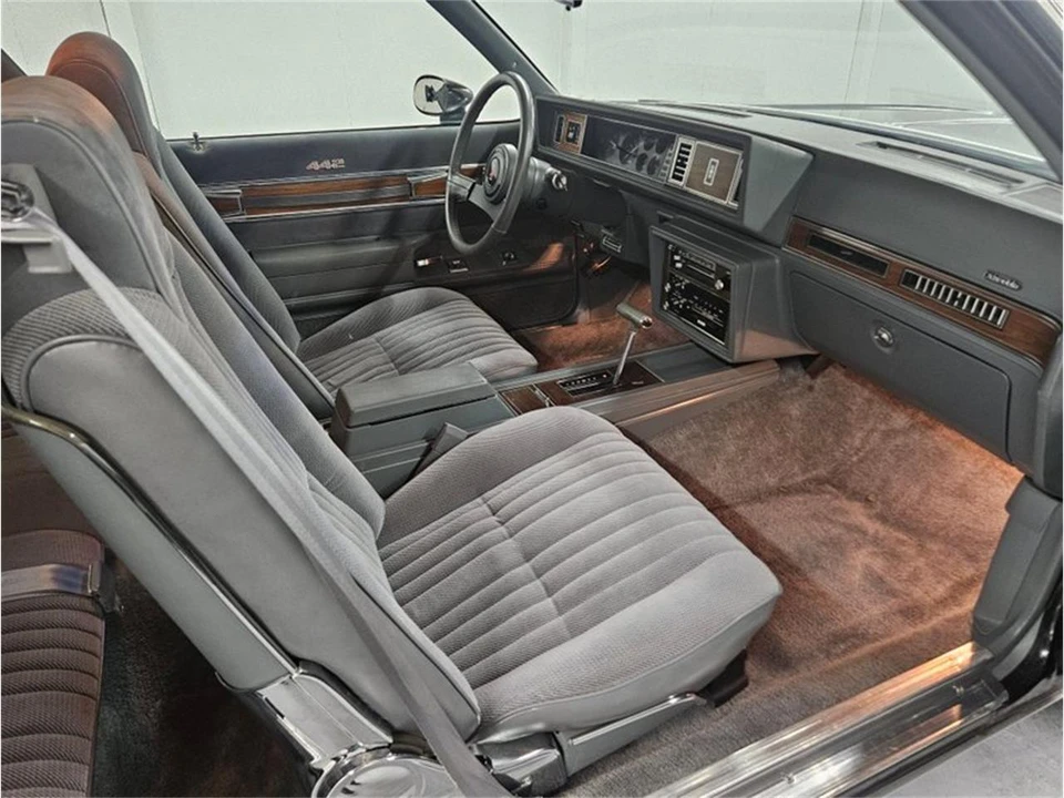 1986 Oldsmobile Cutlass 5th Gen - Image 21 of 31
