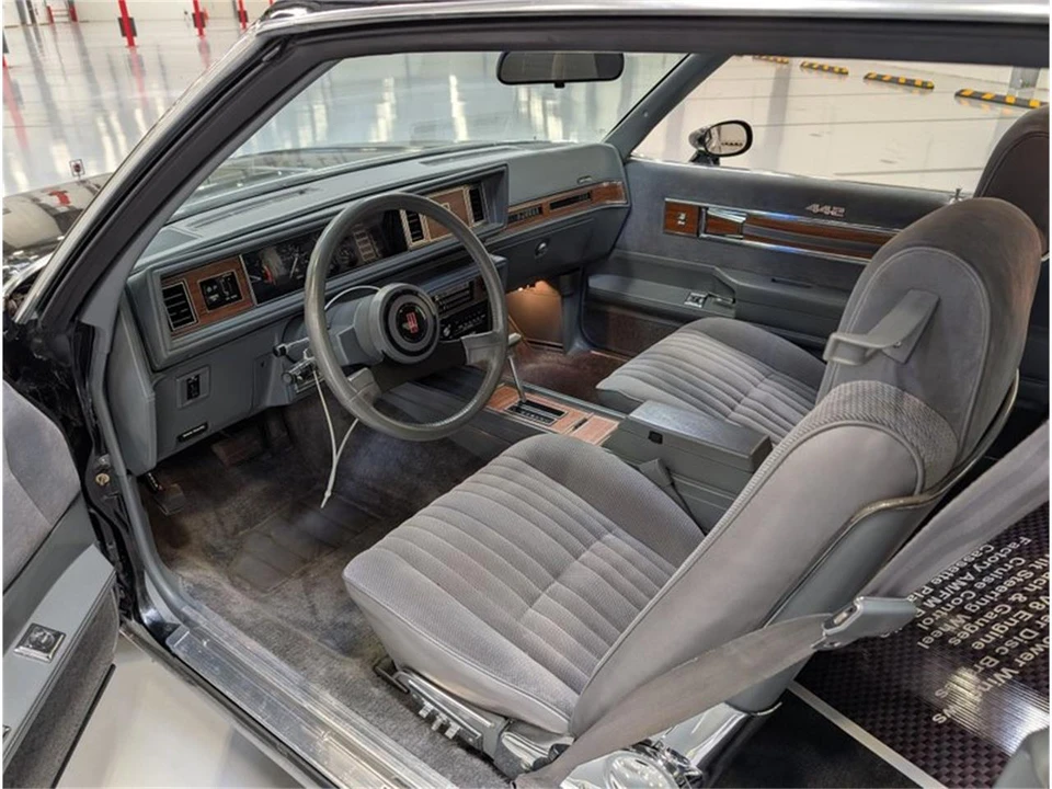 1986 Oldsmobile Cutlass 5th Gen - Image 17 of 31