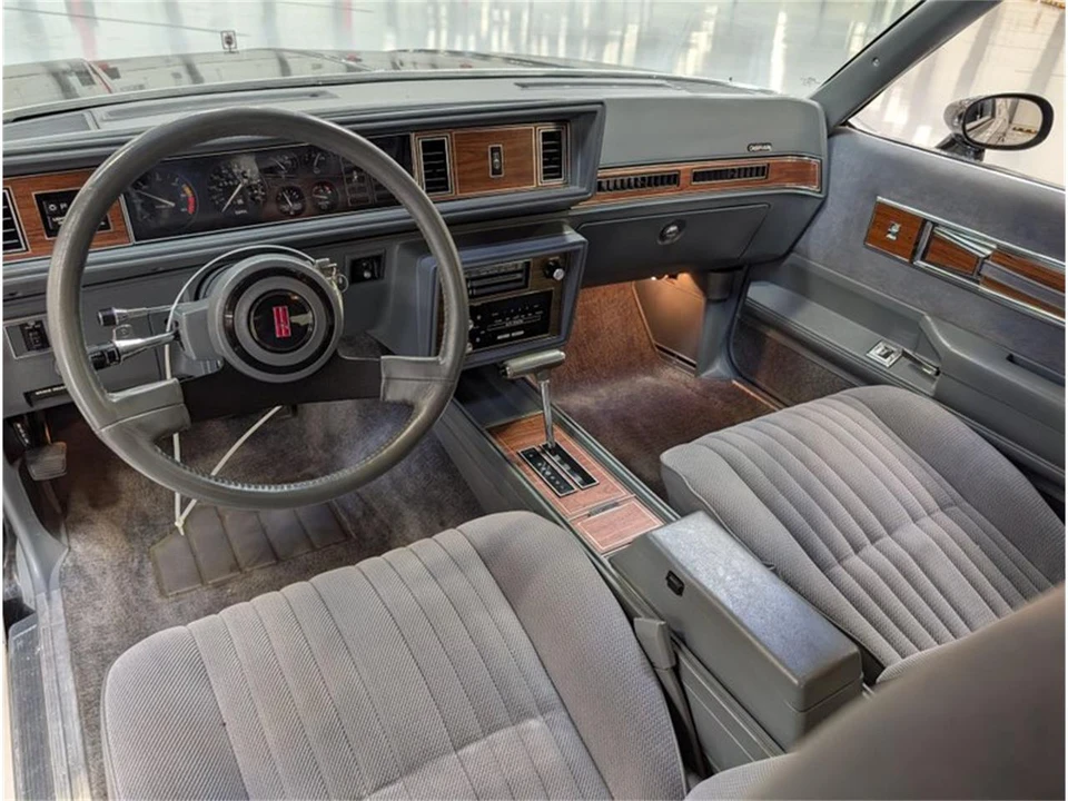 1986 Oldsmobile Cutlass 5th Gen - Image 19 of 31