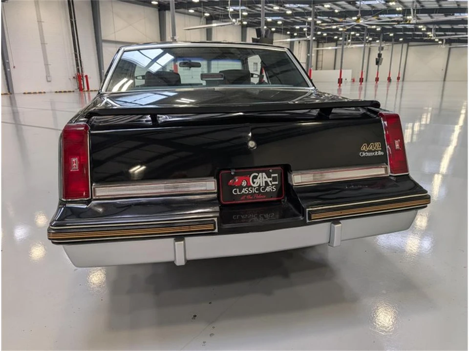 1986 Oldsmobile Cutlass 5th Gen - Image 12 of 31