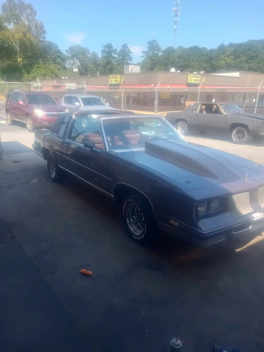 1986 Oldsmobile Cutlass 5th Gen - Image 4 of 9
