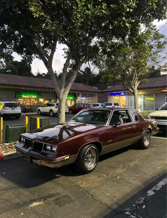 1986 Oldsmobile Cutlass 5th Gen - Image 2 of 8