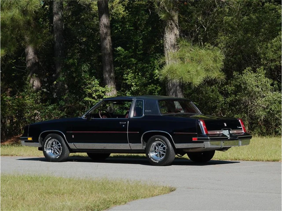 1986 Oldsmobile Cutlass 5th Gen - Image 11 of 31