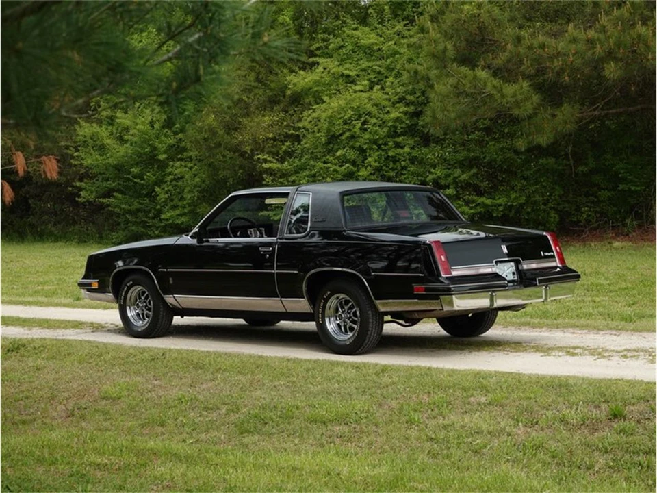 1986 Oldsmobile Cutlass 5th Gen - Image 9 of 31
