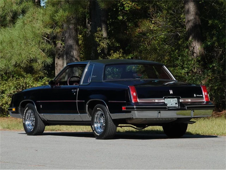 1986 Oldsmobile Cutlass 5th Gen - Image 12 of 31