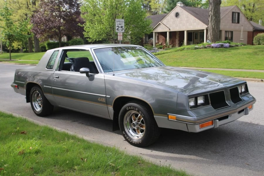 1986 Oldsmobile Cutlass 5th Gen - Image 12 of 12