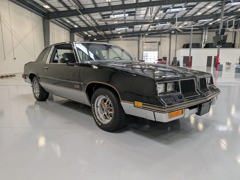 1986 Oldsmobile Cutlass 5th Gen - Image 9 of 31