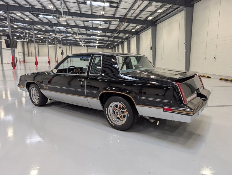 1986 Oldsmobile Cutlass 5th Gen - Image 14 of 31