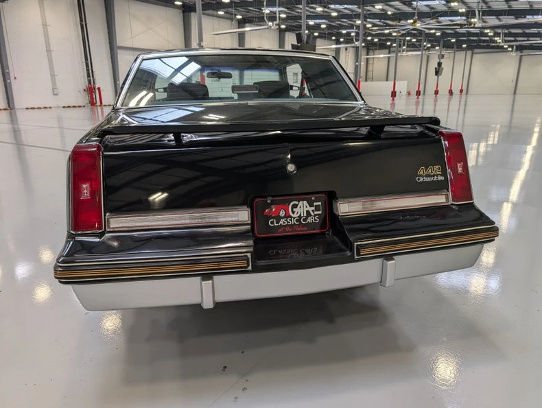 1986 Oldsmobile Cutlass 5th Gen - Image 13 of 31