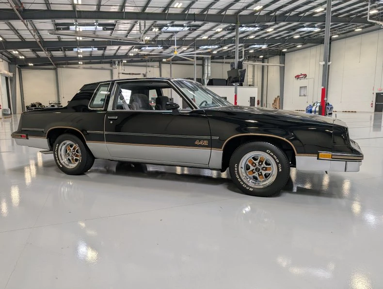 1986 Oldsmobile Cutlass 5th Gen - Image 10 of 31