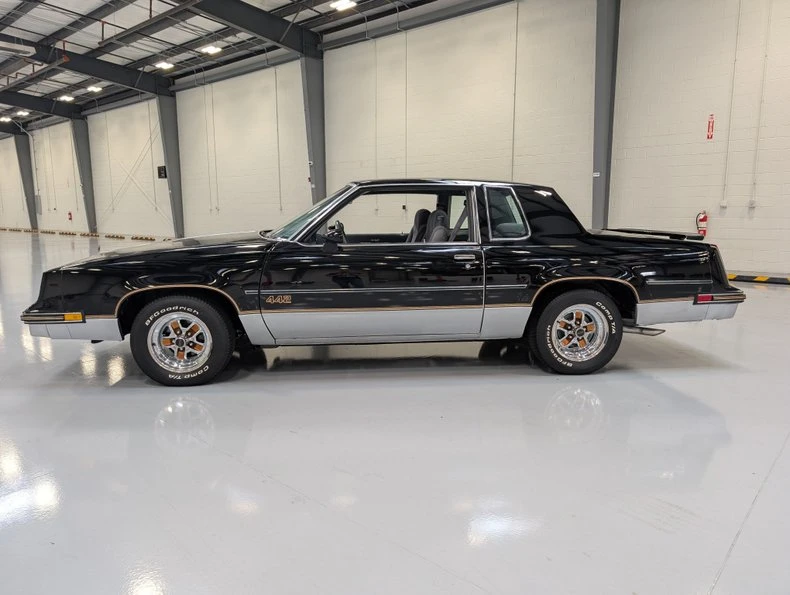 1986 Oldsmobile Cutlass 5th Gen - Image 3 of 31