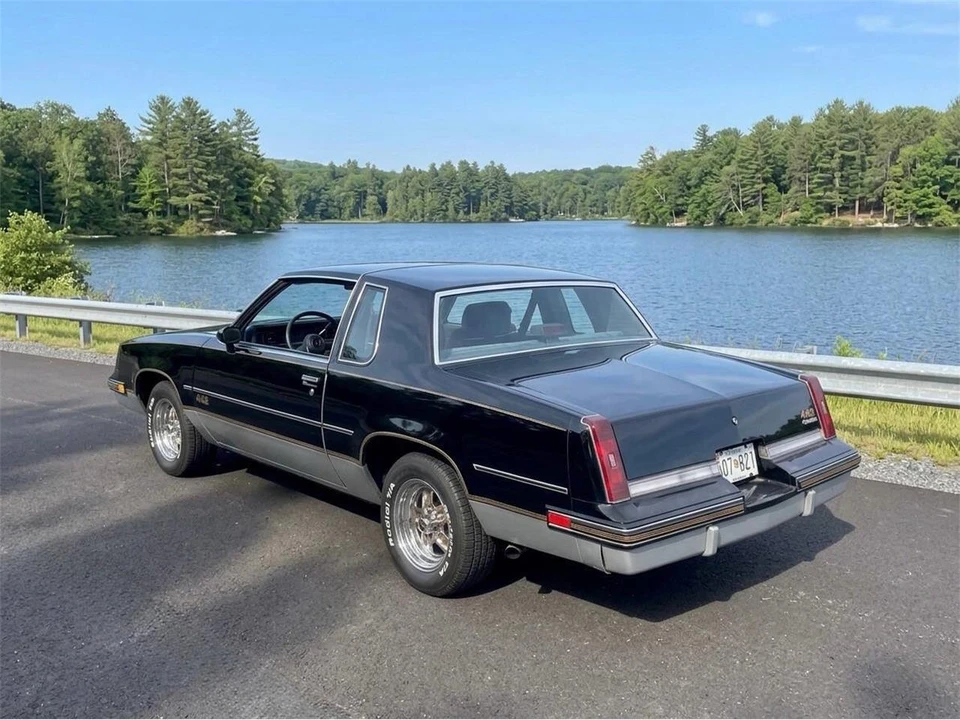 1986 Oldsmobile Cutlass 5th Gen - Image 2 of 12
