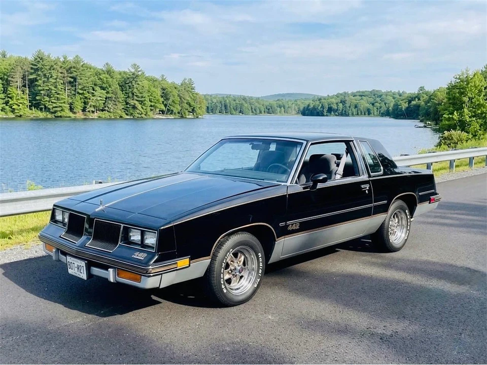 1986 Oldsmobile Cutlass 5th Gen - Image 4 of 12