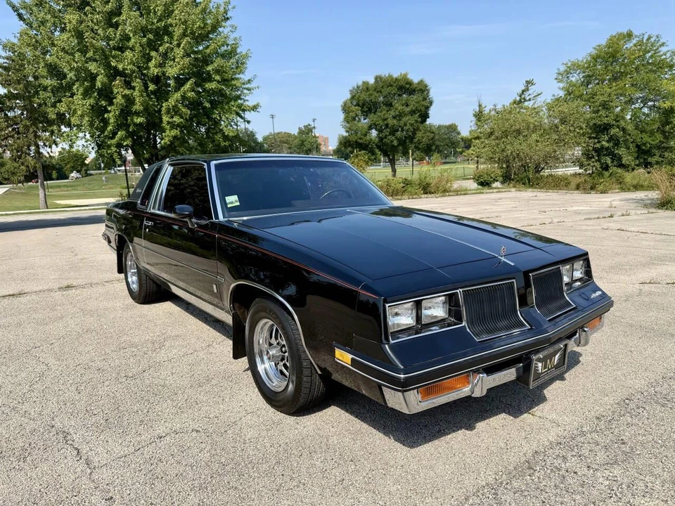 1986 Oldsmobile Cutlass 5th Gen - Image 3 of 11