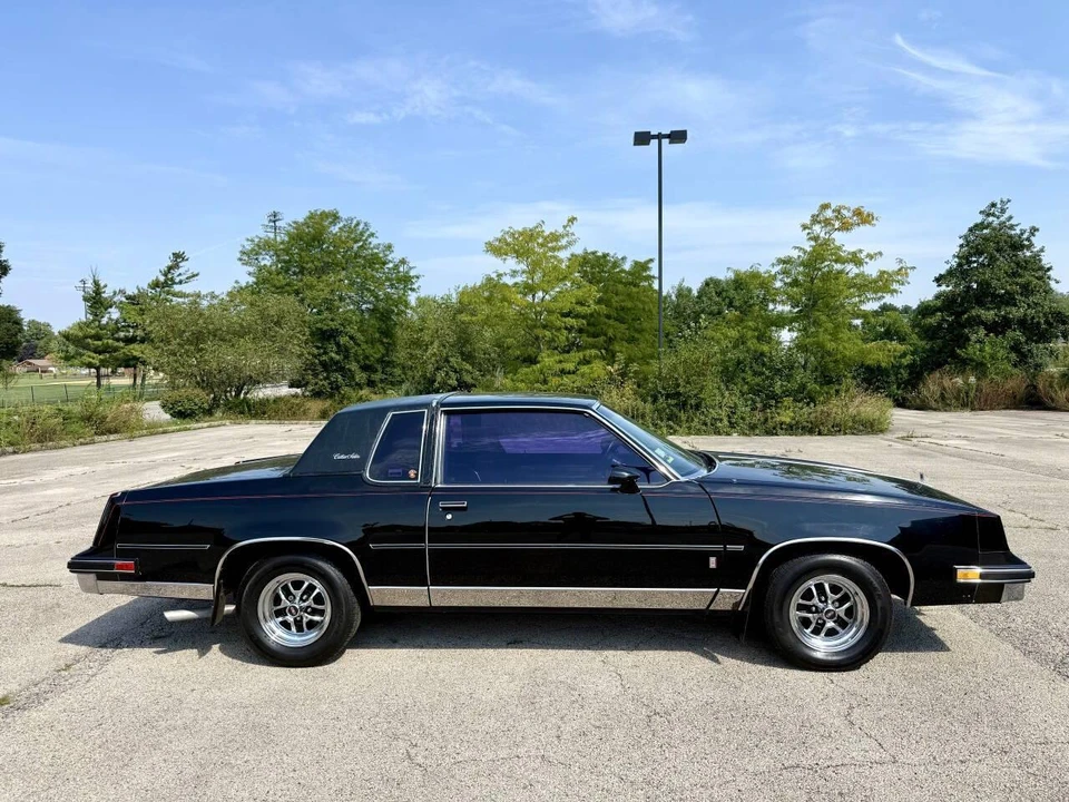 1986 Oldsmobile Cutlass 5th Gen - Image 6 of 11