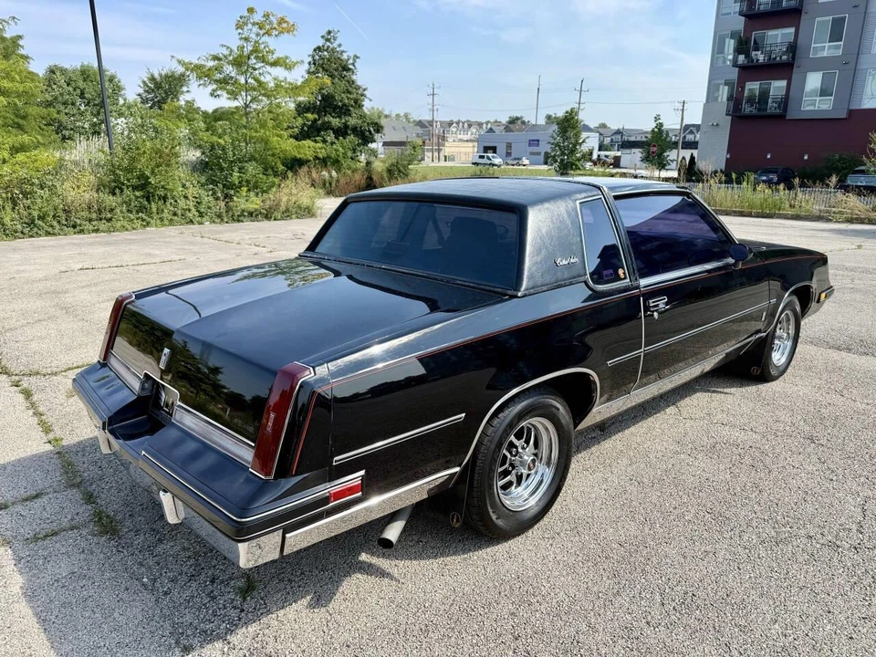 1986 Oldsmobile Cutlass 5th Gen - Image 9 of 11