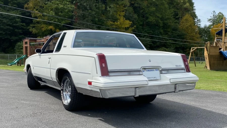 1986 Oldsmobile Cutlass 5th Gen - Image 17 of 18