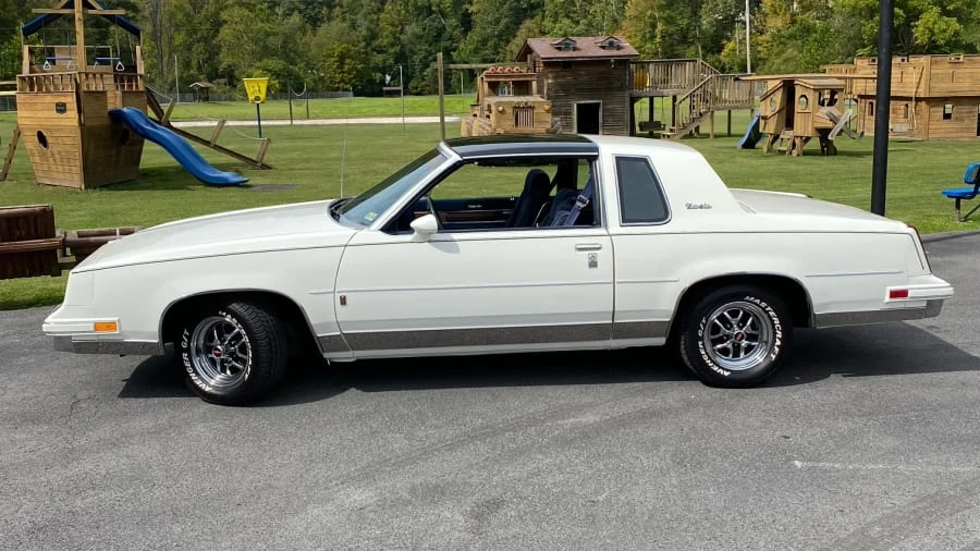 1986 Oldsmobile Cutlass 5th Gen - Image 2 of 18