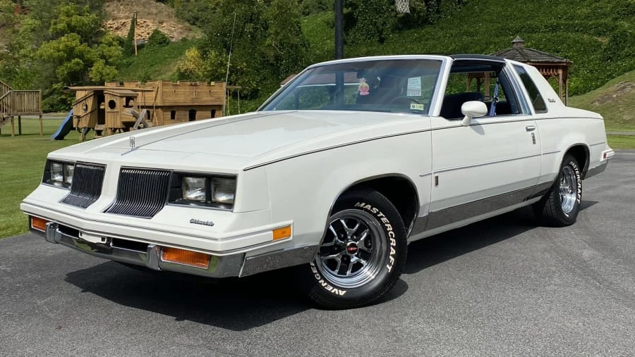 1986 Oldsmobile Cutlass 5th Gen - Image 18 of 18