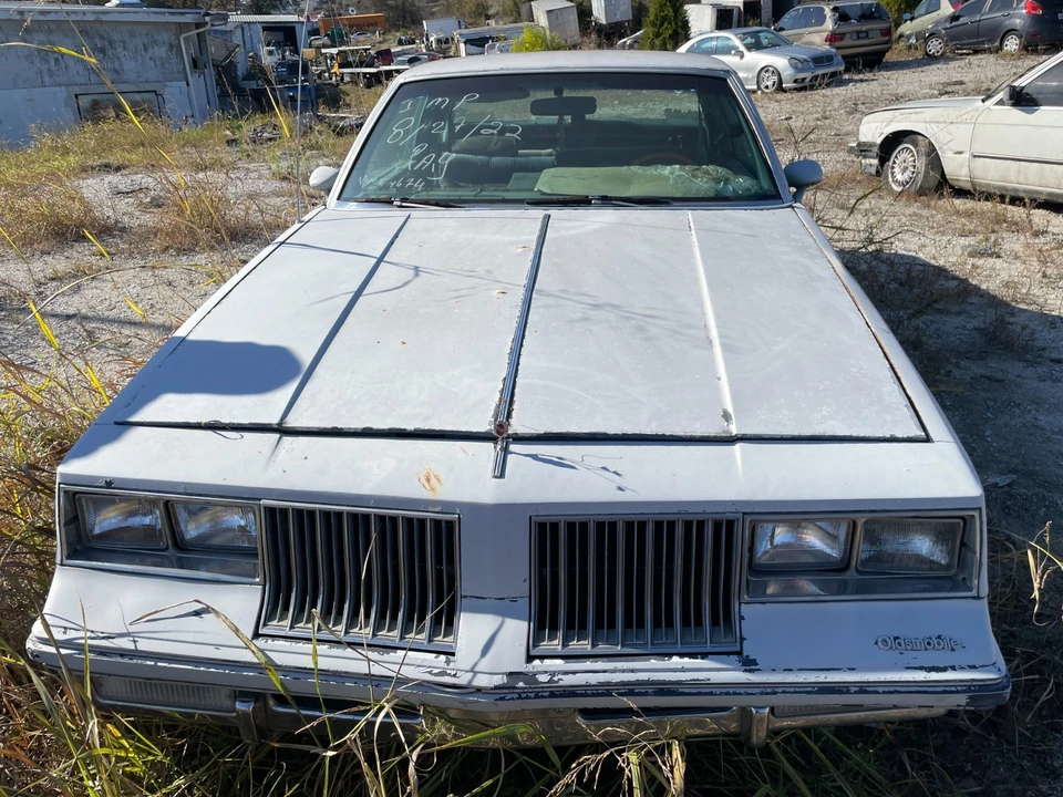 1986 Oldsmobile Cutlass 5th Gen - Image 4 of 9