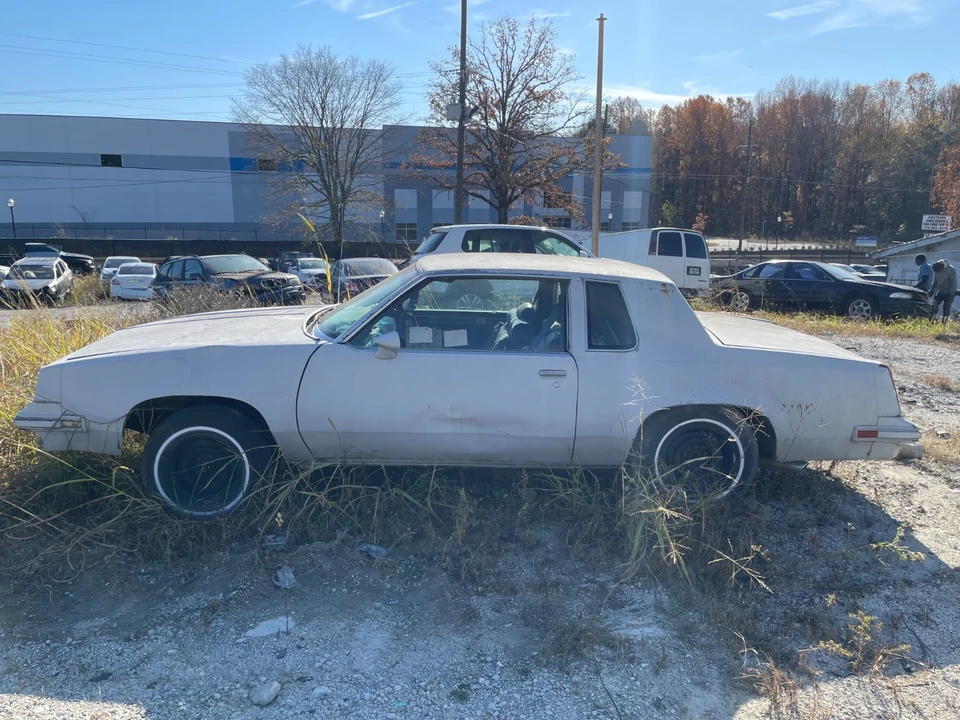 1986 Oldsmobile Cutlass 5th Gen - Image 9 of 9