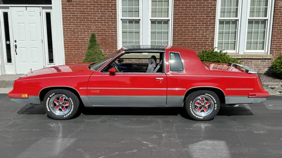 1986 Oldsmobile Cutlass 5th Gen - Image 2 of 9