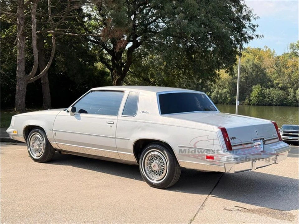 1986 Oldsmobile Cutlass Supreme - Image 7 of 31